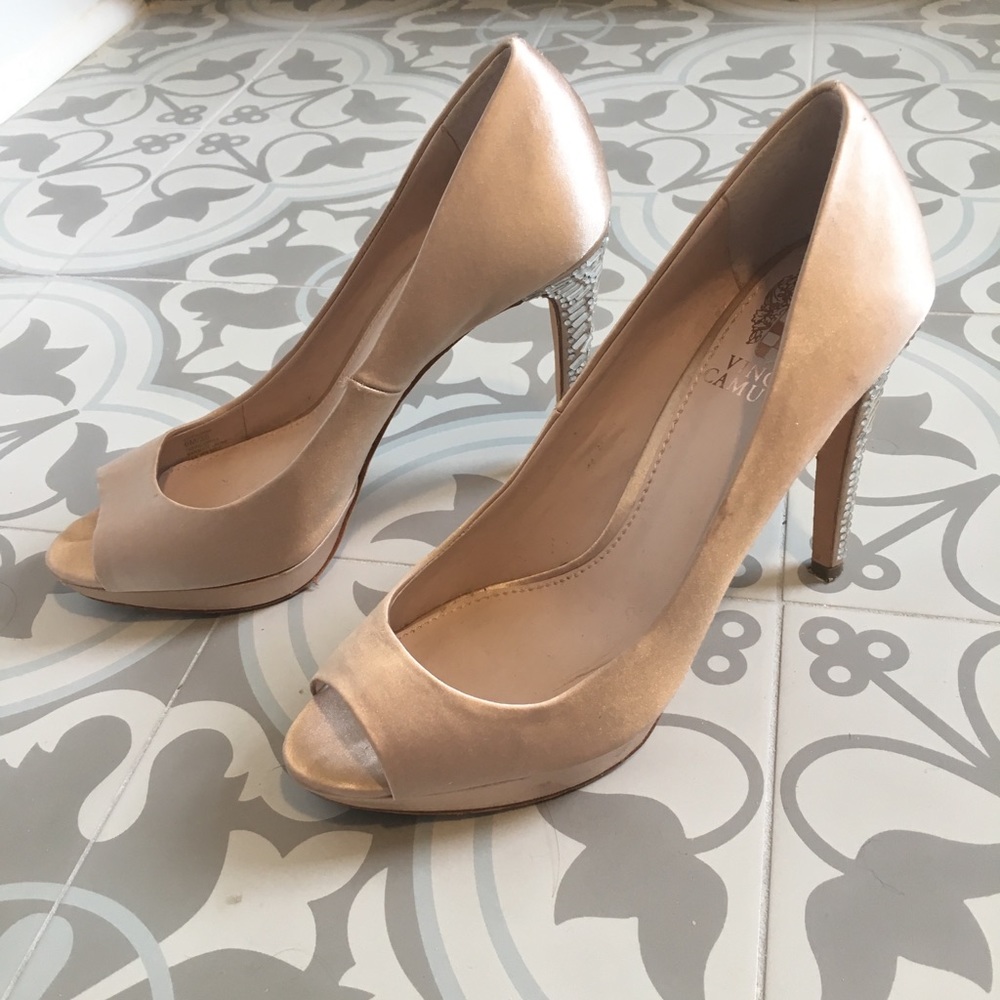 Vince Camuto sparkle heels ✨ size 6